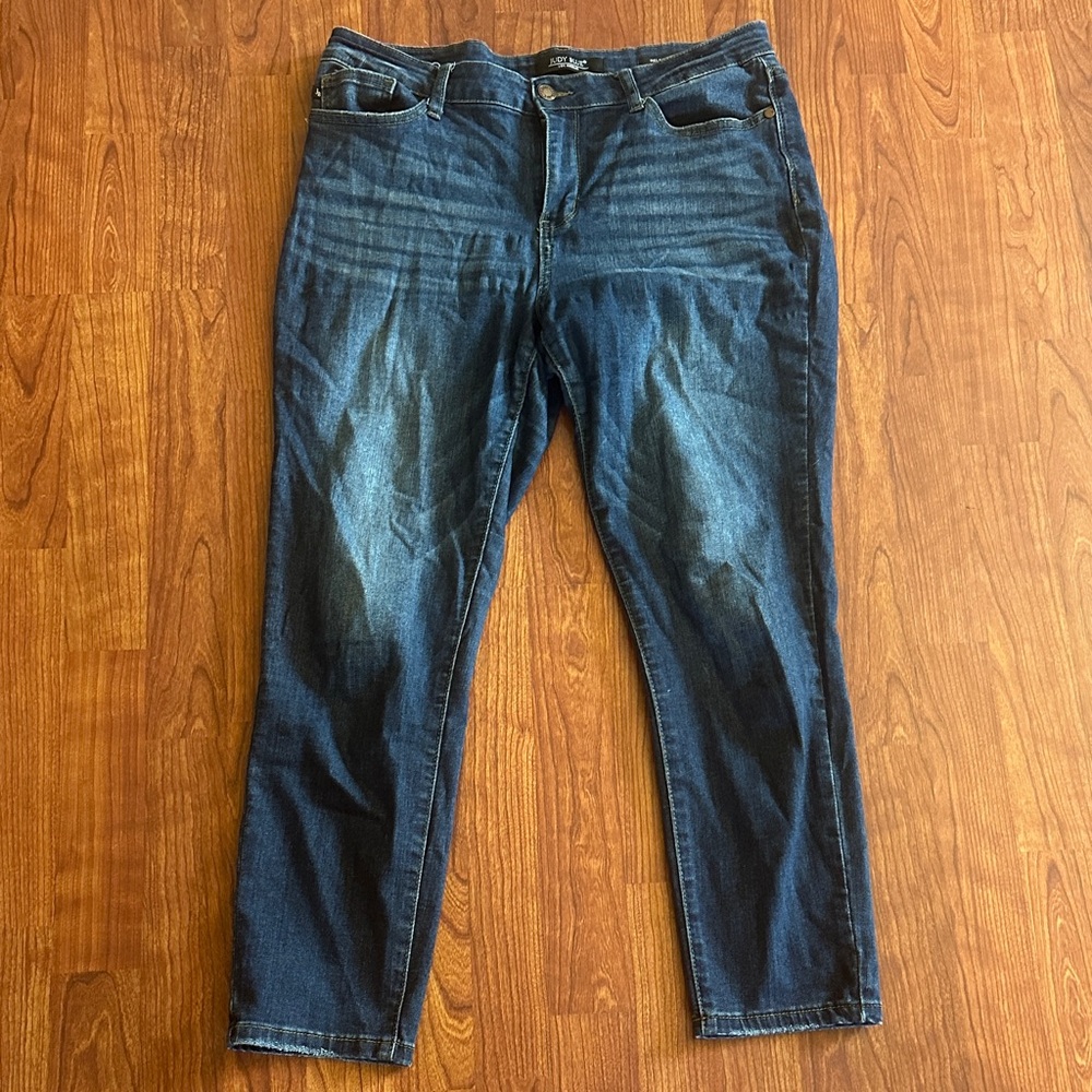 Judy Blue relaxed fit jeans size 32